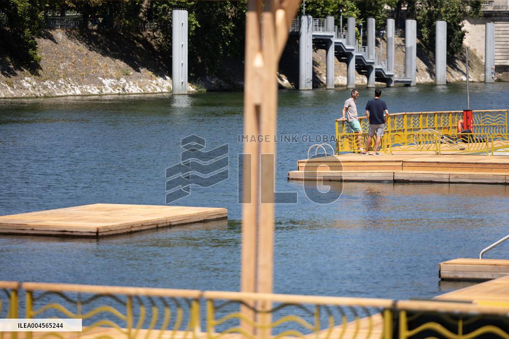 Construction of safe bathing area for swimming in the Seine - Paris RL