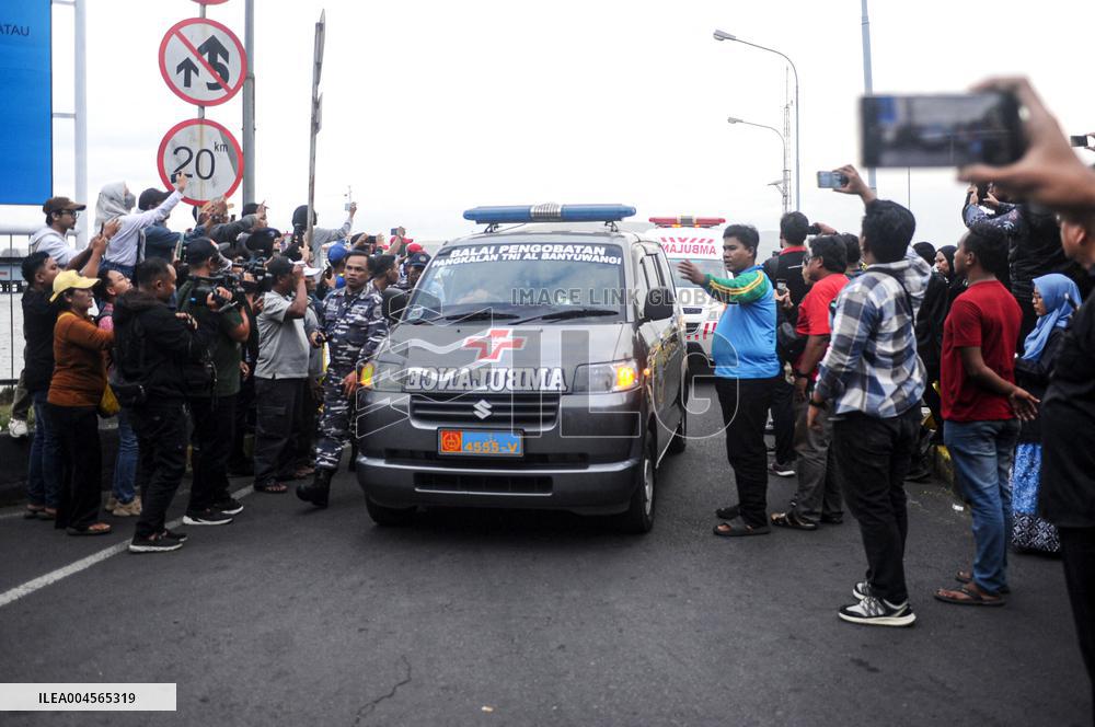 Six Dead, Dozens Missing After Ferry Sinks Off Bali - Indonesia