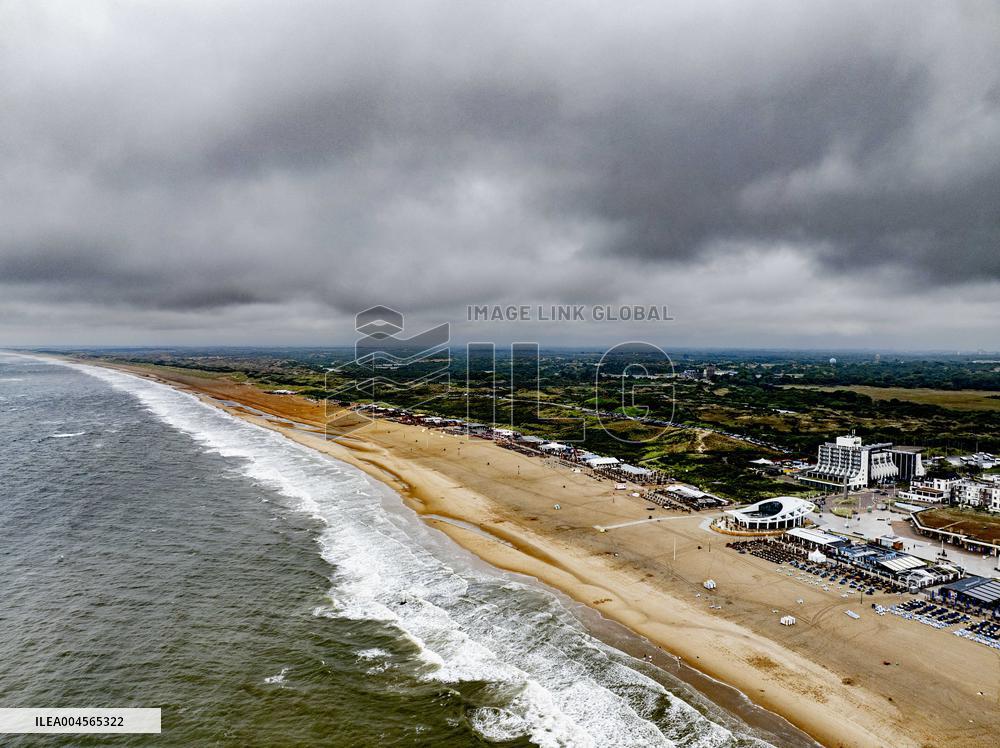 Thunderstorms Sweep Through Scheveningen as Heat Gives Way - The Hague