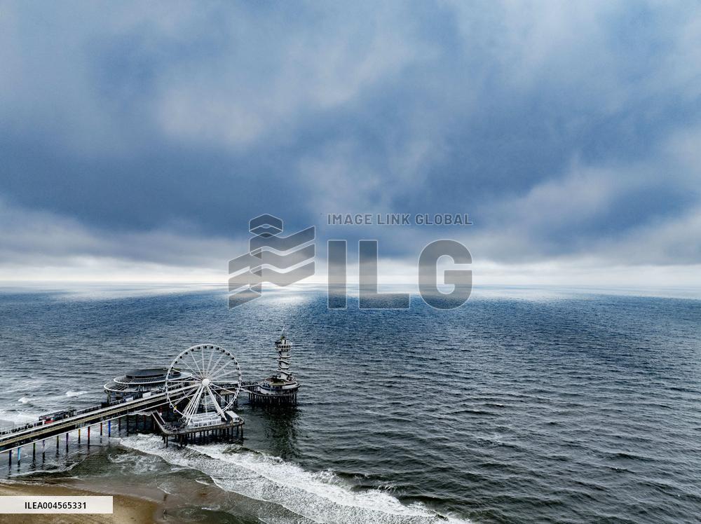 Thunderstorms Sweep Through Scheveningen as Heat Gives Way - The Hague