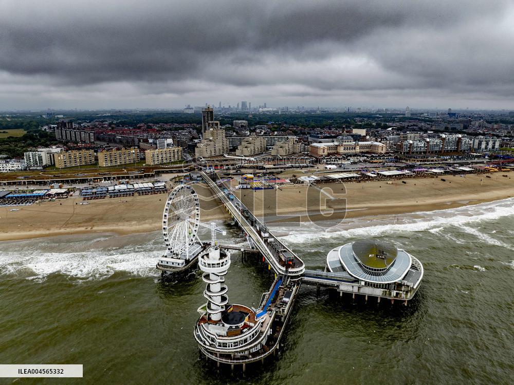 Thunderstorms Sweep Through Scheveningen as Heat Gives Way - The Hague