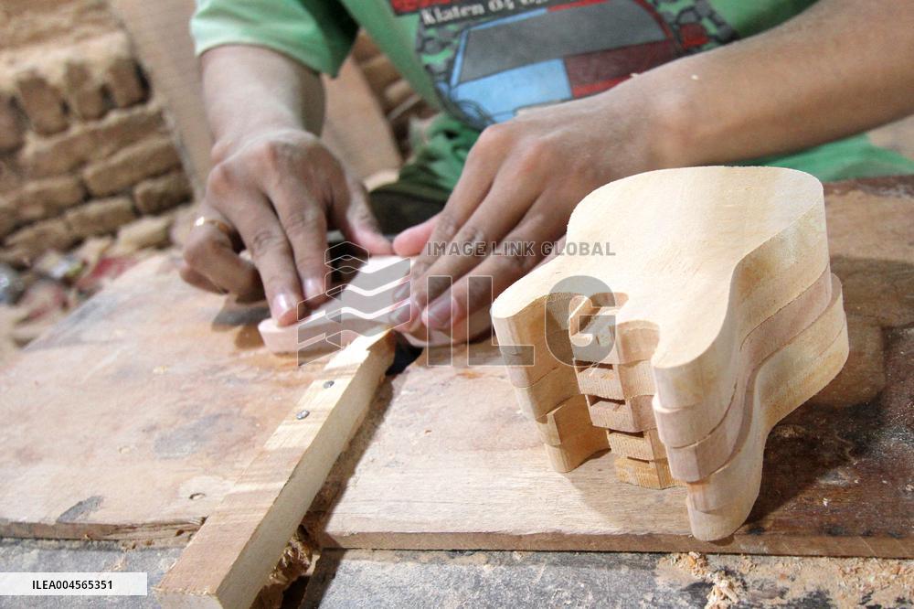 Miniature Guitars Making - Indonesia