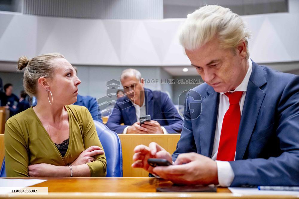 Wilders Secures Passage of Tough Asylum Laws - The Hague