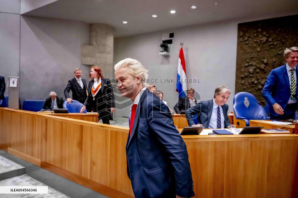 Wilders Secures Passage of Tough Asylum Laws - The Hague