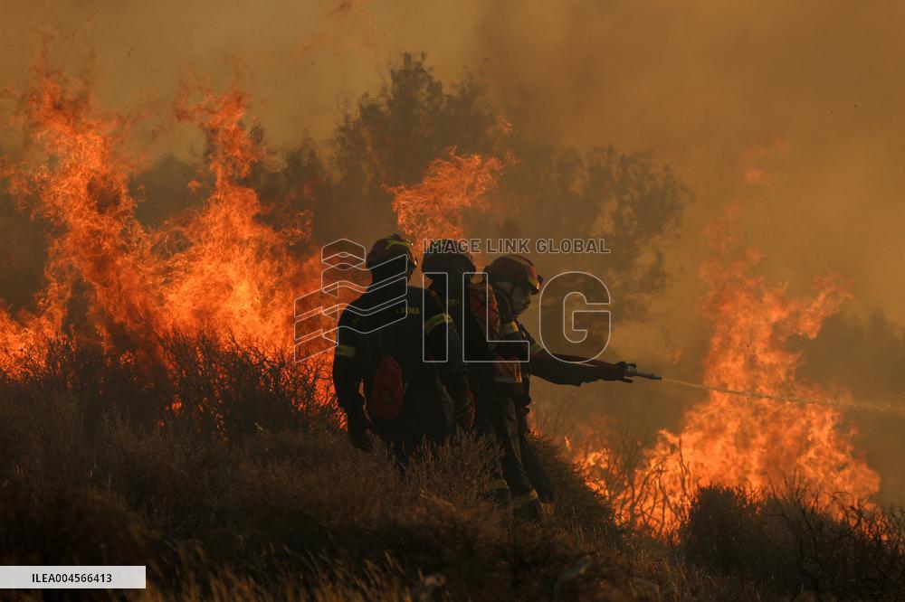 Wildfire on Greek Island of Crete Forces Evacuation of 1,500