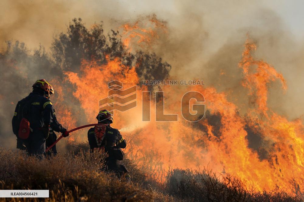 Wildfire on Greek Island of Crete Forces Evacuation of 1,500