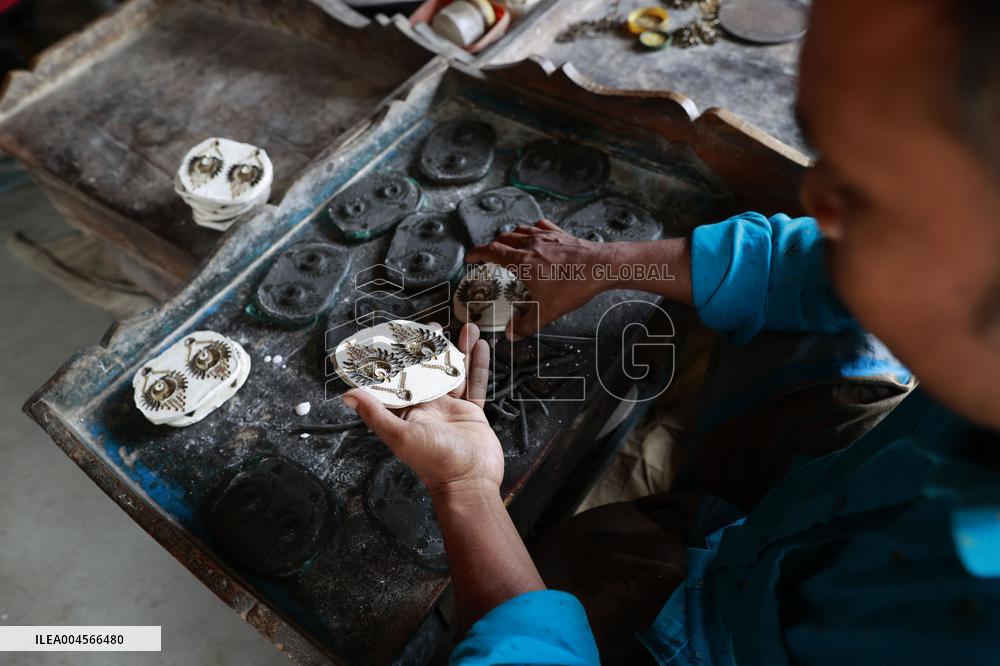 The Jewelry-Making Village - Bangladesh