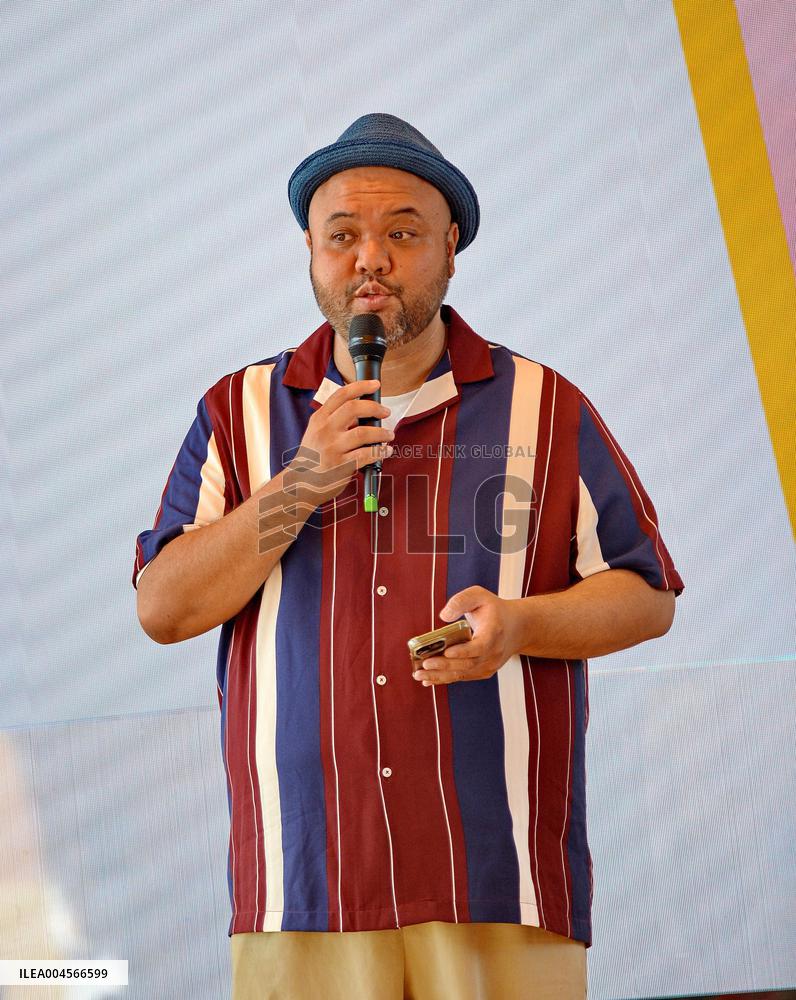 Press Conference for the World Day of the Forgotten of the Holidays - Paris