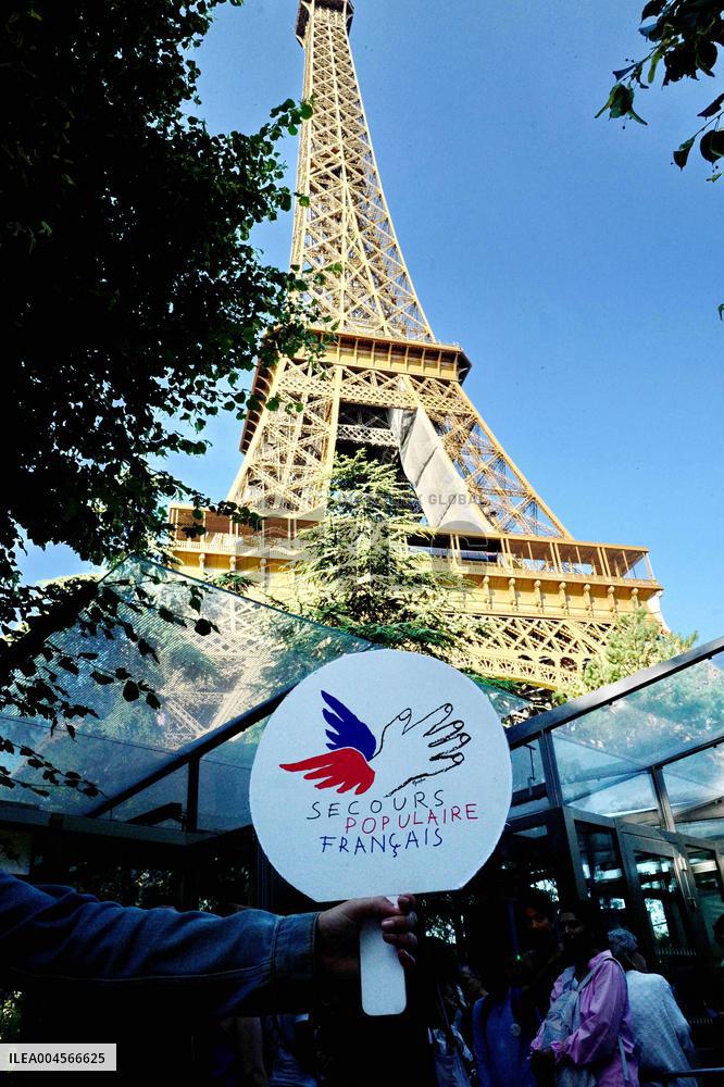 Press Conference for the World Day of the Forgotten of the Holidays - Paris