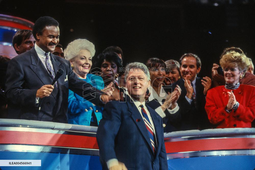 Clinton Responds to Cheers from Delegates at the 1992 Democratic National Convention