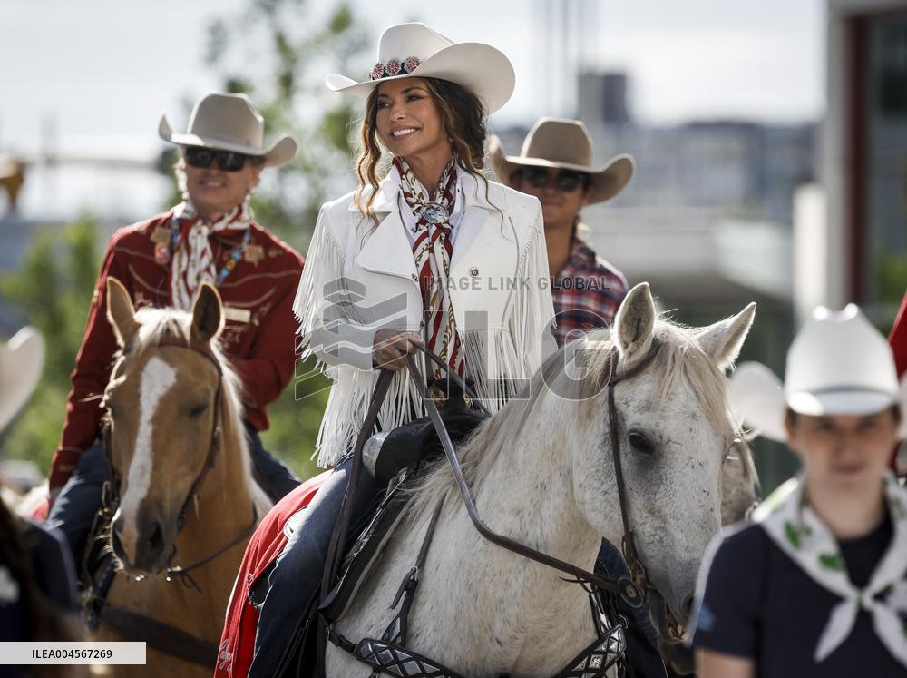 Shania Twain At Calgary Stampede Parade - Canada