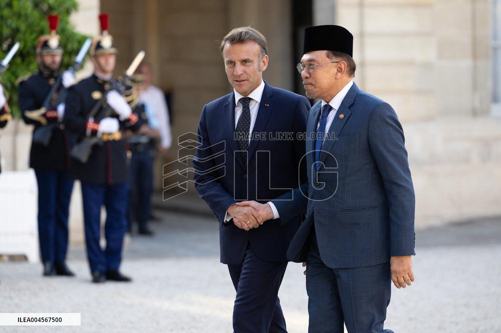 Emmanuel Macron Welcomes Malaysian Prime Minister - Paris RL
