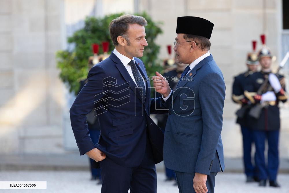 Emmanuel Macron Welcomes Malaysian Prime Minister - Paris RL