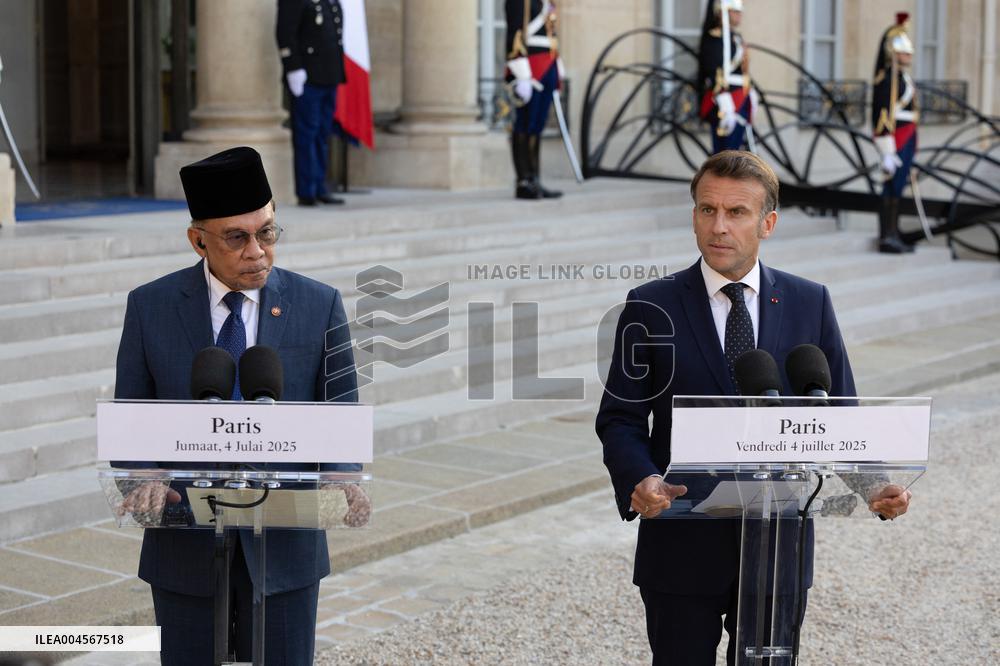 Emmanuel Macron Welcomes Malaysian Prime Minister - Paris RL