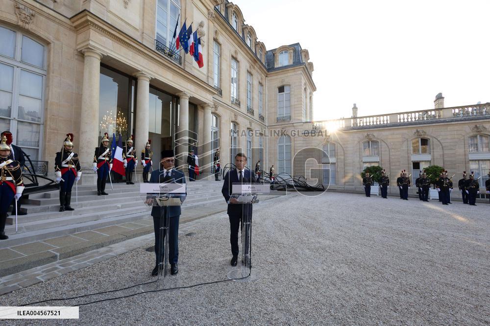 Emmanuel Macron Welcomes Malaysian Prime Minister - Paris RL