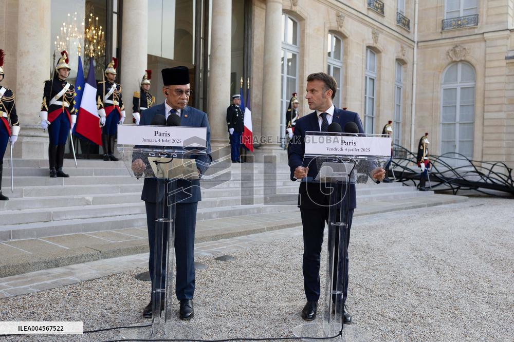 Emmanuel Macron Welcomes Malaysian Prime Minister - Paris RL