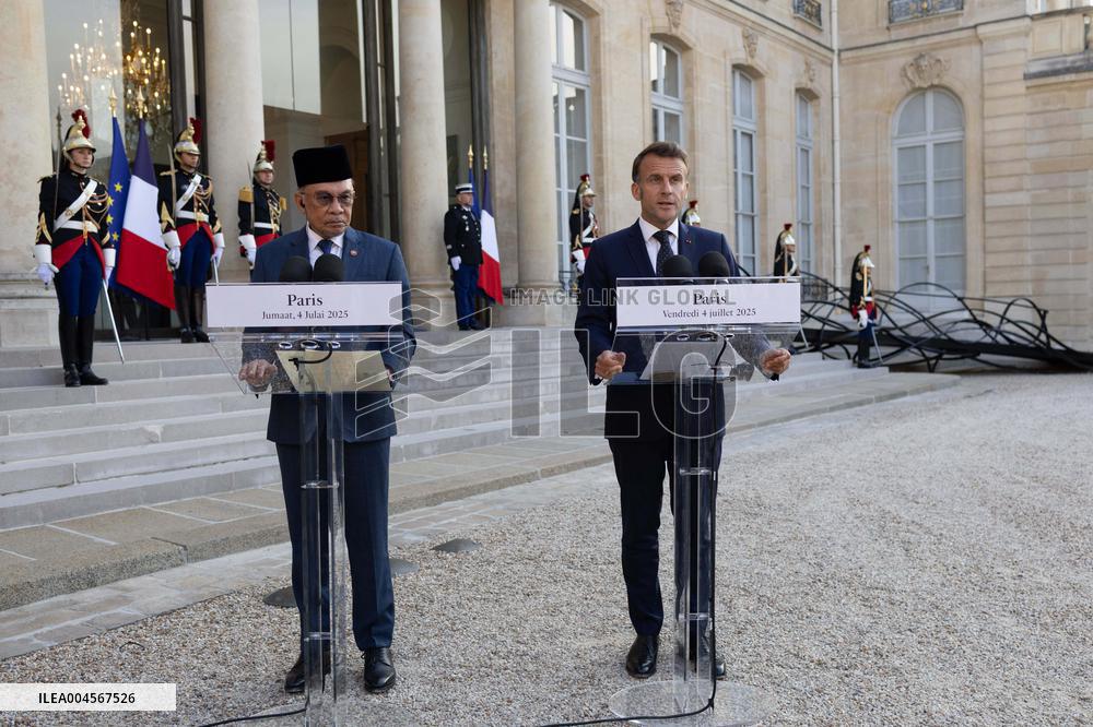 Emmanuel Macron Welcomes Malaysian Prime Minister - Paris RL