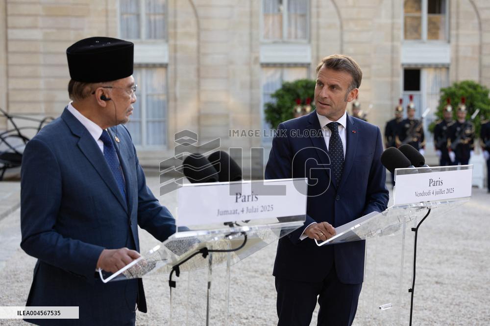 Emmanuel Macron Welcomes Malaysian Prime Minister - Paris RL