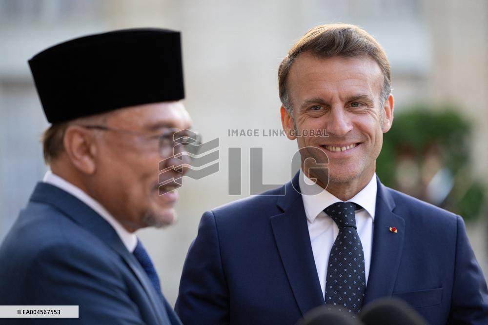 Emmanuel Macron Welcomes Malaysian Prime Minister - Paris RL