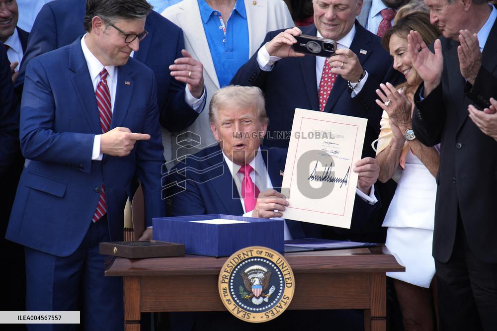 Donald Trump signs "Big Beautiful Bill" - Washington