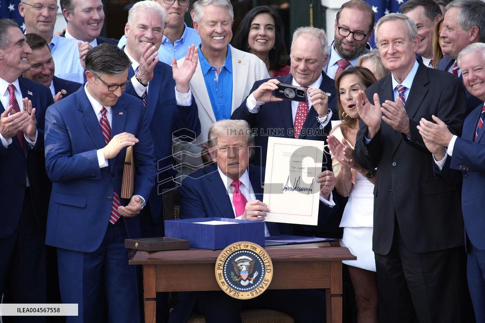 Donald Trump signs "Big Beautiful Bill" - Washington