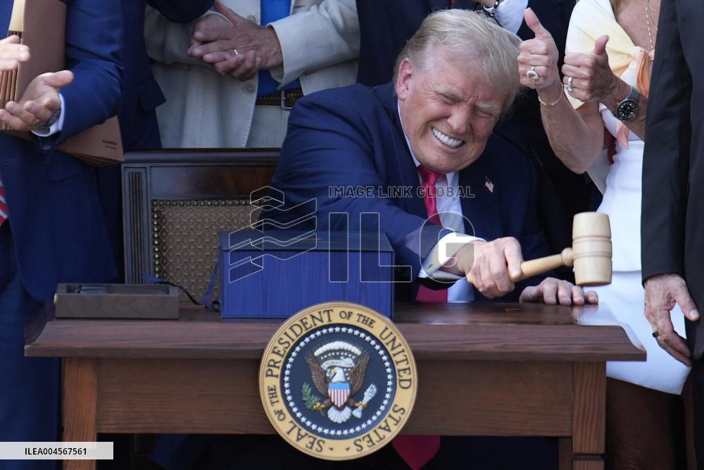 Donald Trump signs "Big Beautiful Bill" - Washington