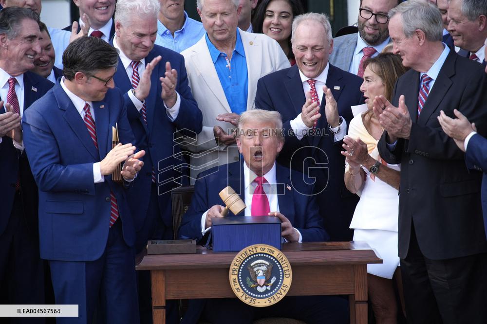 Donald Trump signs "Big Beautiful Bill" - Washington