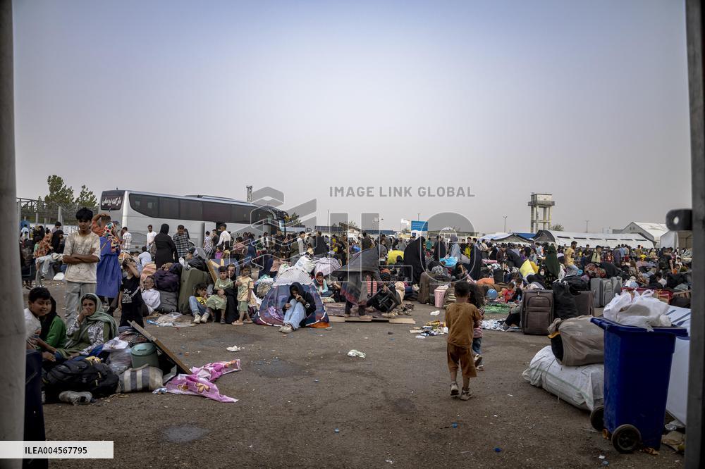 Afghan Immigrants Expelled From Iran - Herat
