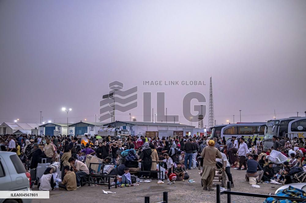 Afghan Immigrants Expelled From Iran - Herat