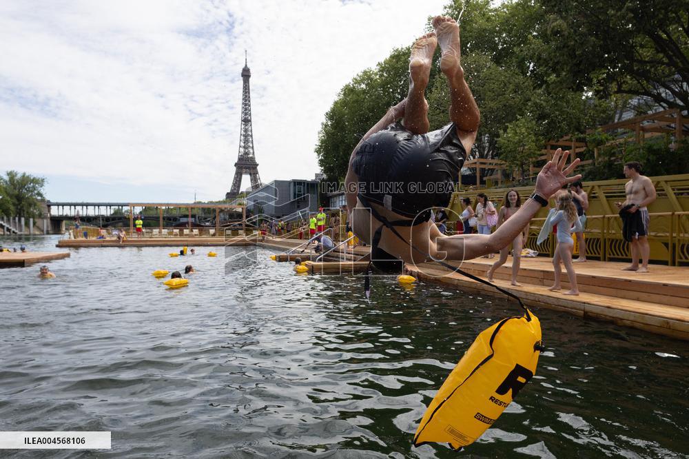 Opening day of the Grenelle Seine bathing site - Paris RL