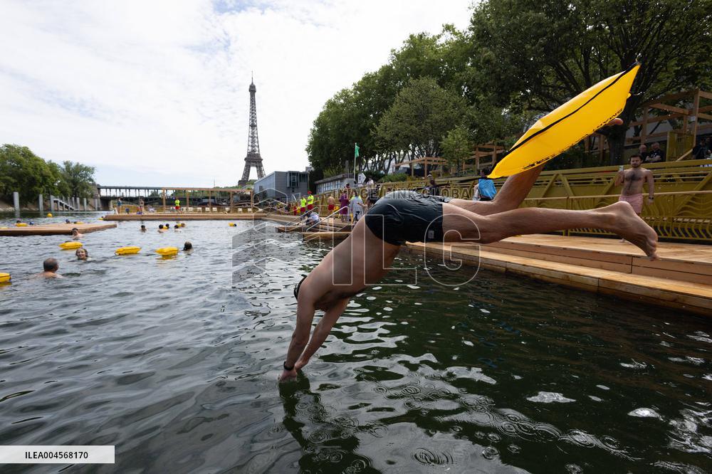 Opening day of the Grenelle Seine bathing site - Paris RL