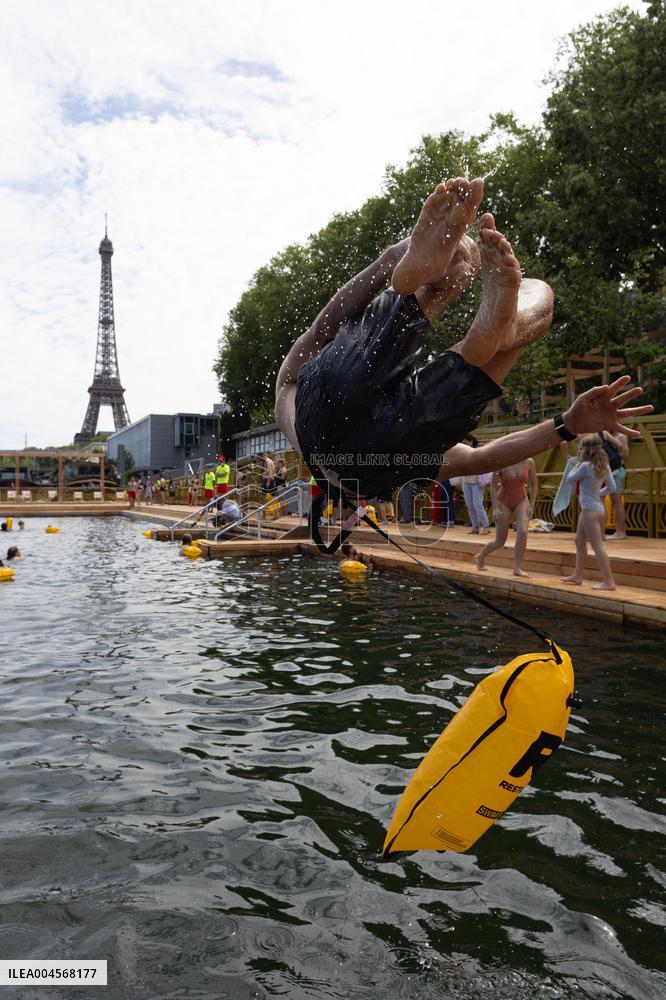 Opening day of the Grenelle Seine bathing site - Paris RL