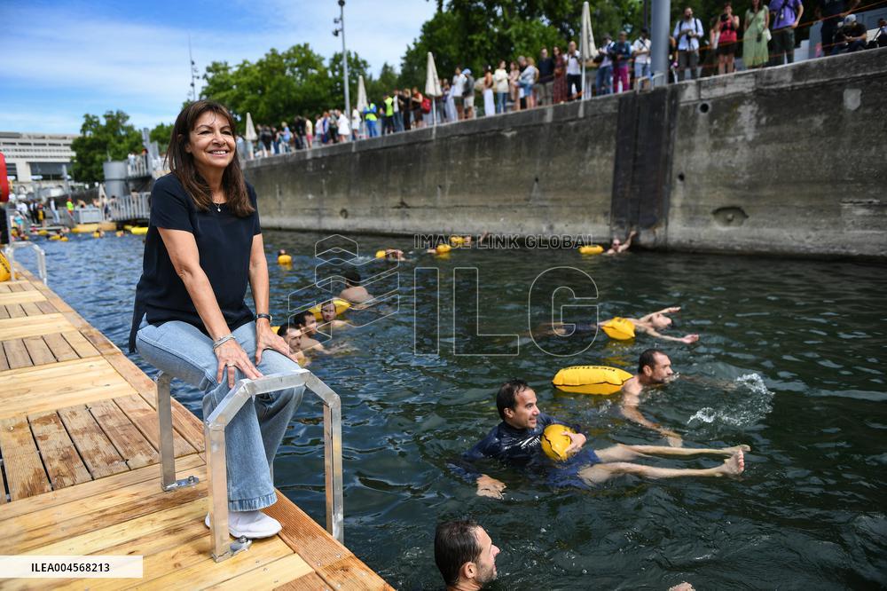 Opening Day Of The Grenelle Seine Bathing Site - Paris