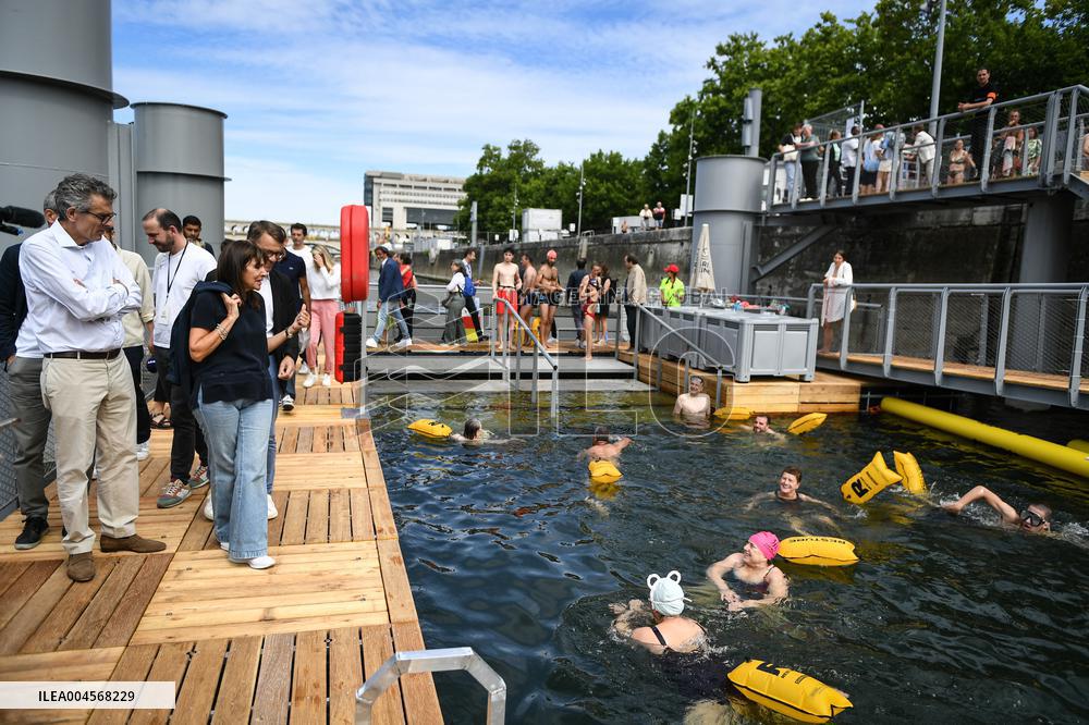 Opening Day Of The Grenelle Seine Bathing Site - Paris