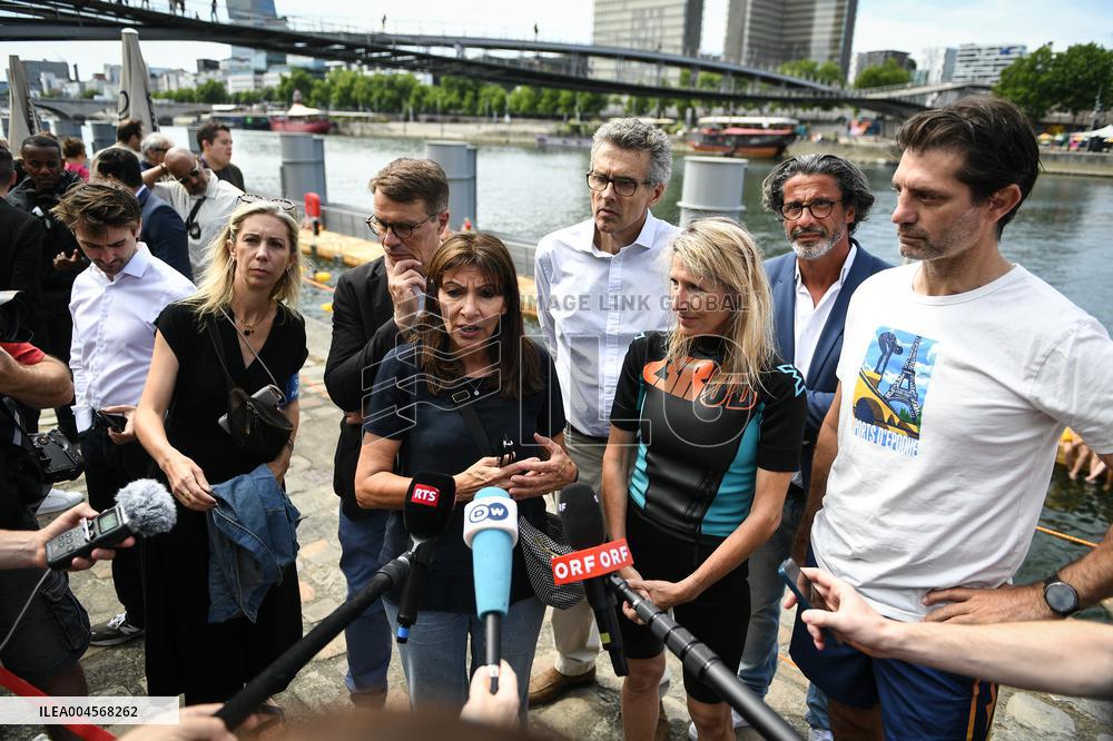 Opening Day Of The Grenelle Seine Bathing Site - Paris