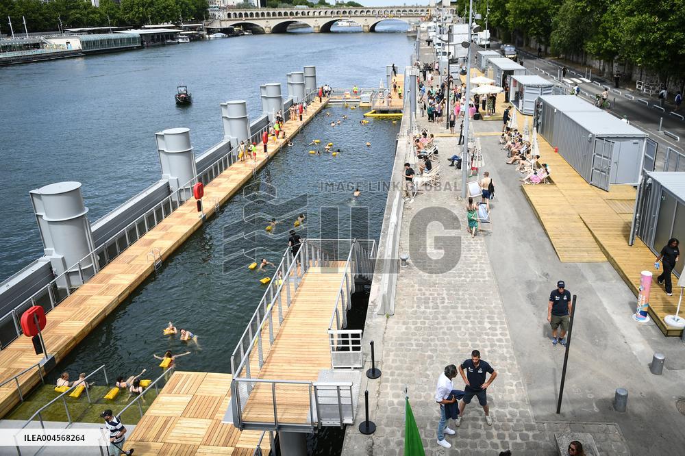 Opening Day Of The Grenelle Seine Bathing Site - Paris