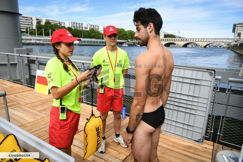 Opening Day Of The Grenelle Seine Bathing Site - Paris