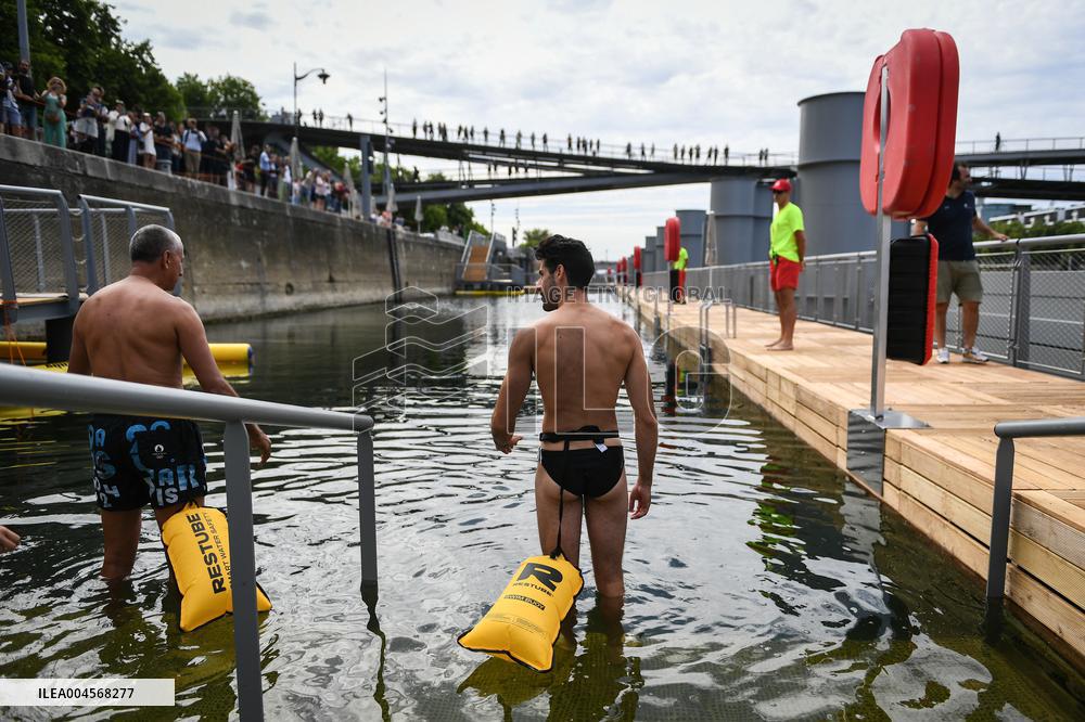 Opening Day Of The Grenelle Seine Bathing Site - Paris