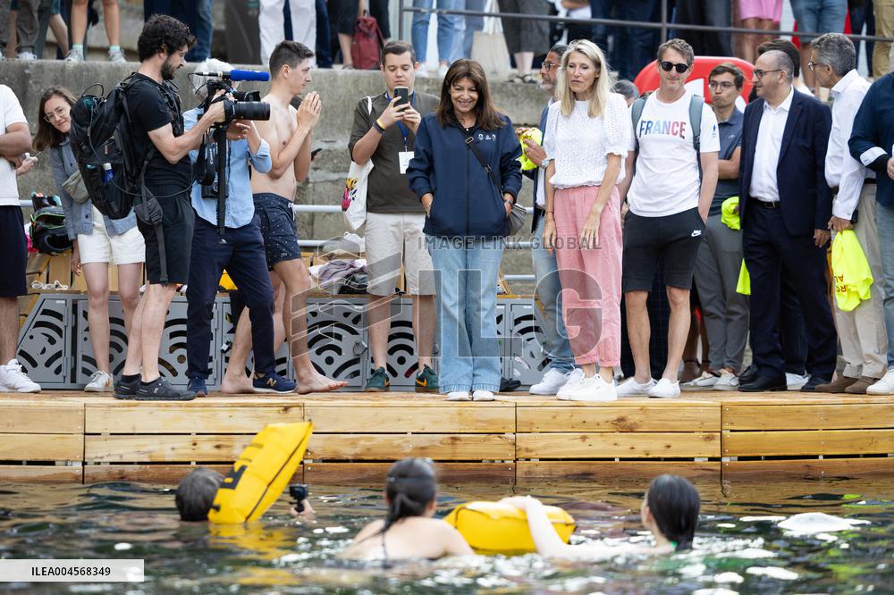 Opening day of the Pont Marie Seine bathing site - Paris RL