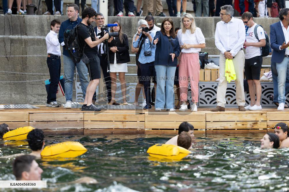 Opening day of the Pont Marie Seine bathing site - Paris RL