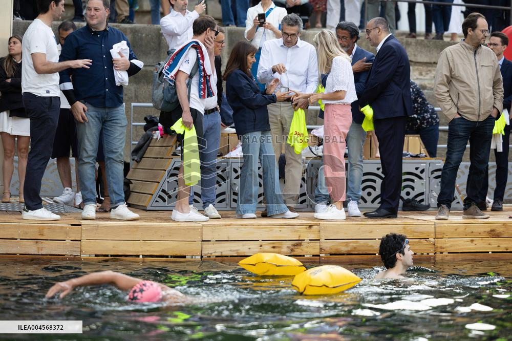 Opening day of the Pont Marie Seine bathing site - Paris RL