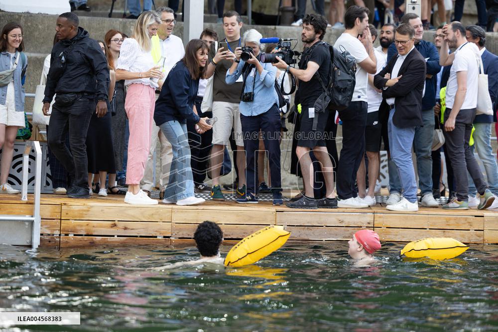 Opening day of the Pont Marie Seine bathing site - Paris RL