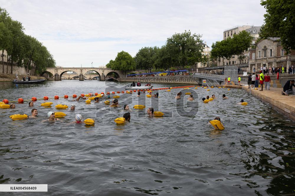 Opening day of the Pont Marie Seine bathing site - Paris RL