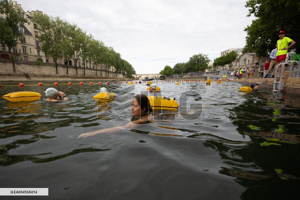 Opening day of the Pont Marie Seine bathing site - Paris RL
