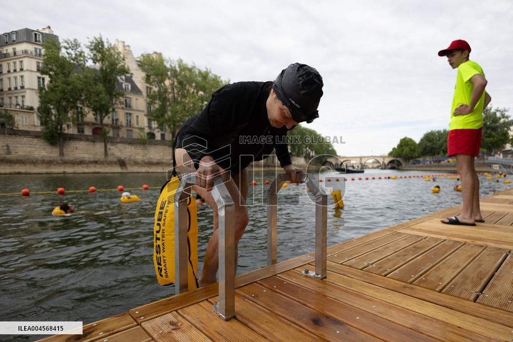 Opening day of the Pont Marie Seine bathing site - Paris RL
