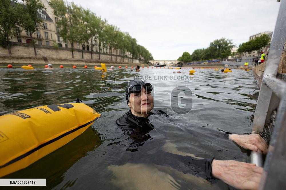 Opening day of the Pont Marie Seine bathing site - Paris RL