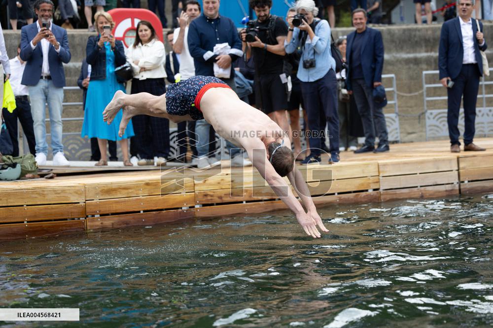 Opening day of the Pont Marie Seine bathing site - Paris RL