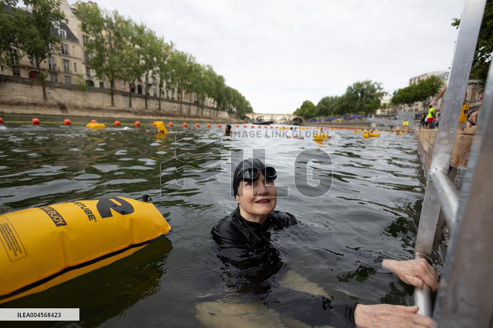 Opening day of the Pont Marie Seine bathing site - Paris RL