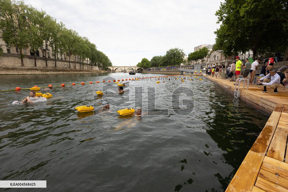 Opening day of the Pont Marie Seine bathing site - Paris RL