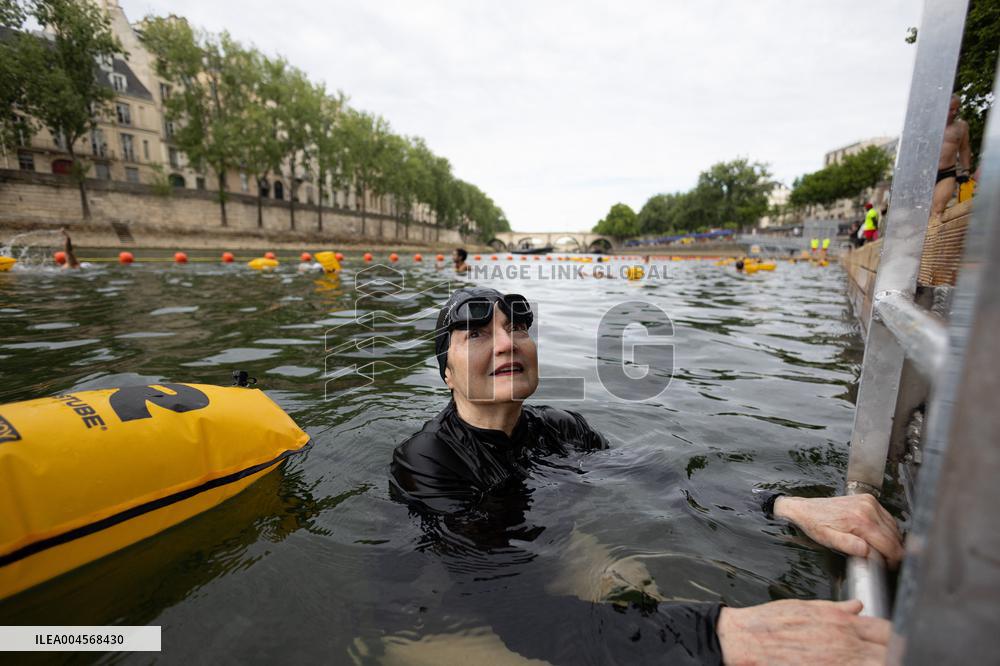 Opening day of the Pont Marie Seine bathing site - Paris RL